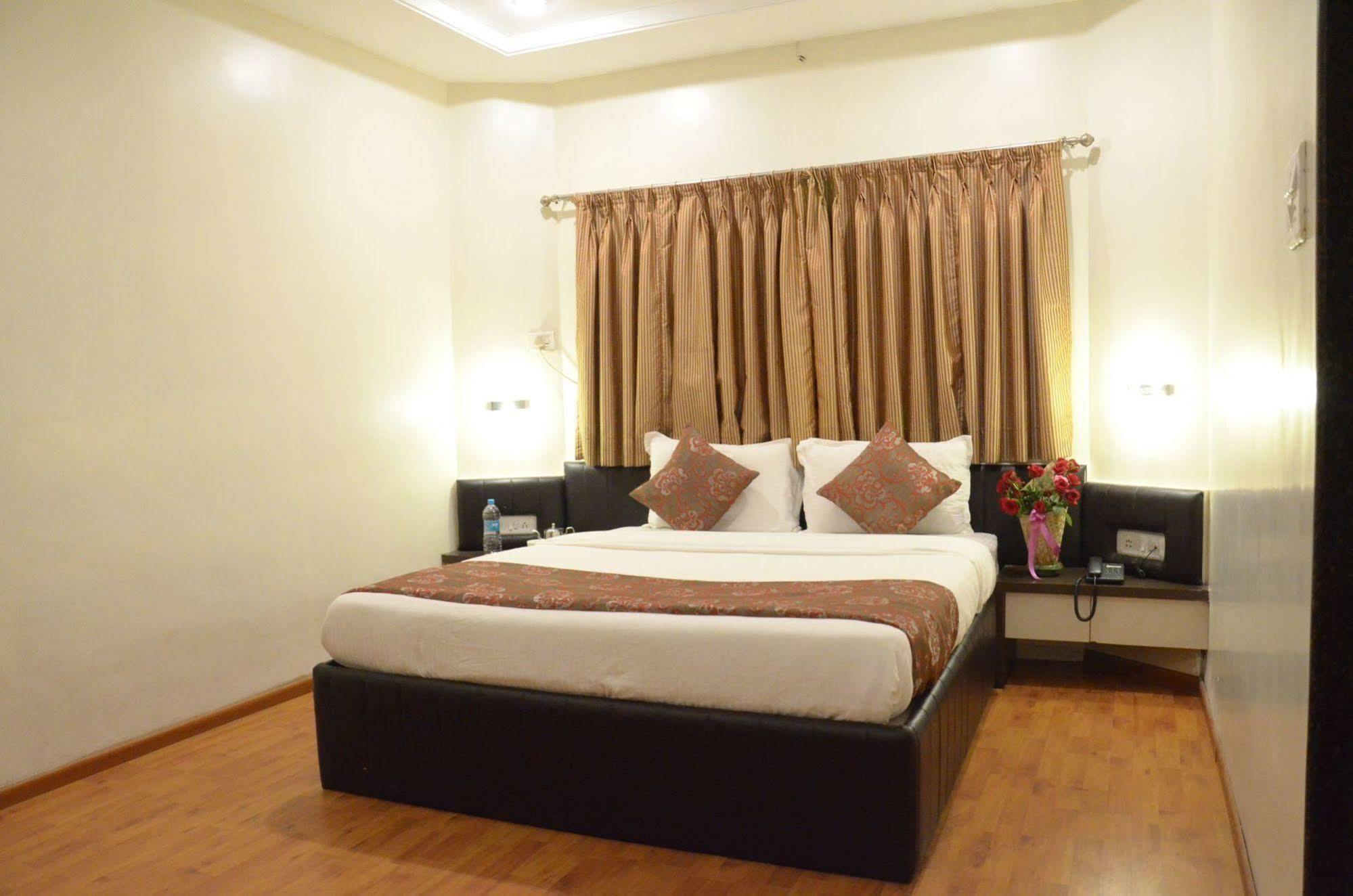 Hotel Vijay Residency Aurangabad  Exterior photo